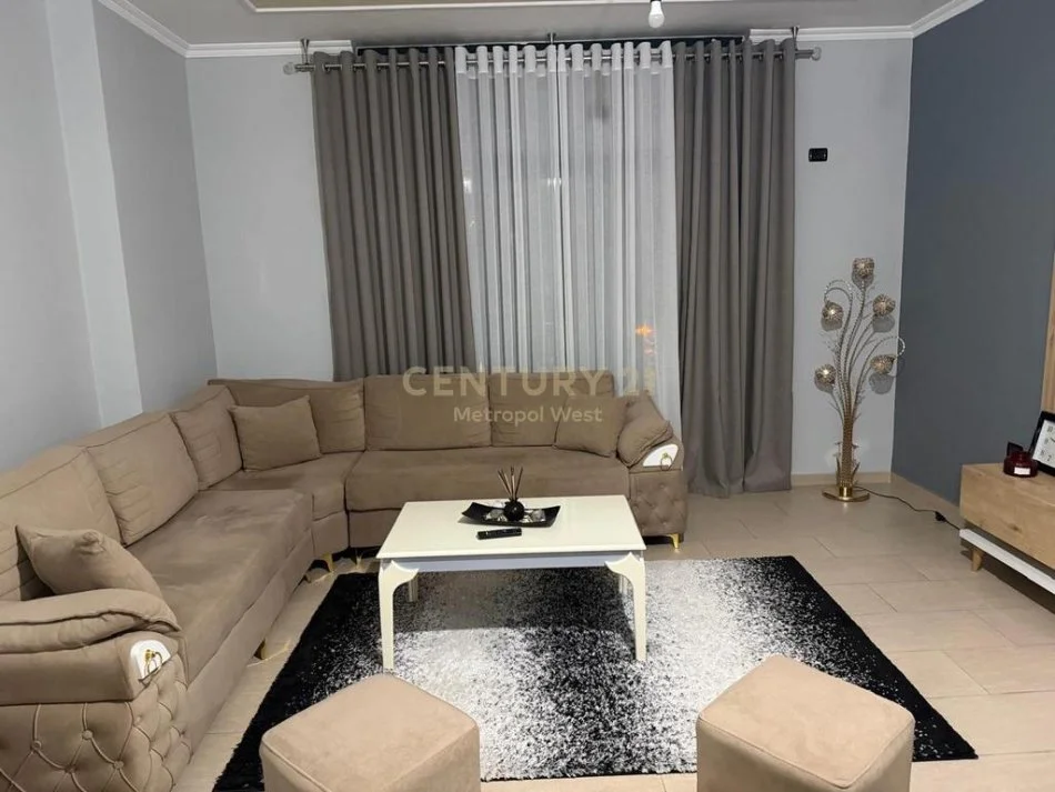 Tirane, shitet apartament 2+1+Ballkon Kati 2, 107 m² 171.000 € (Fresku)