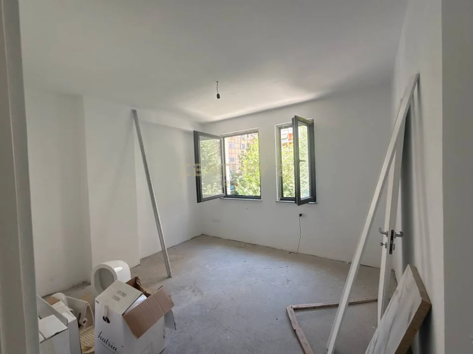 Tirane, shitet apartament 2+1+Ballkon Kati 2, 110 m² 209.000 €