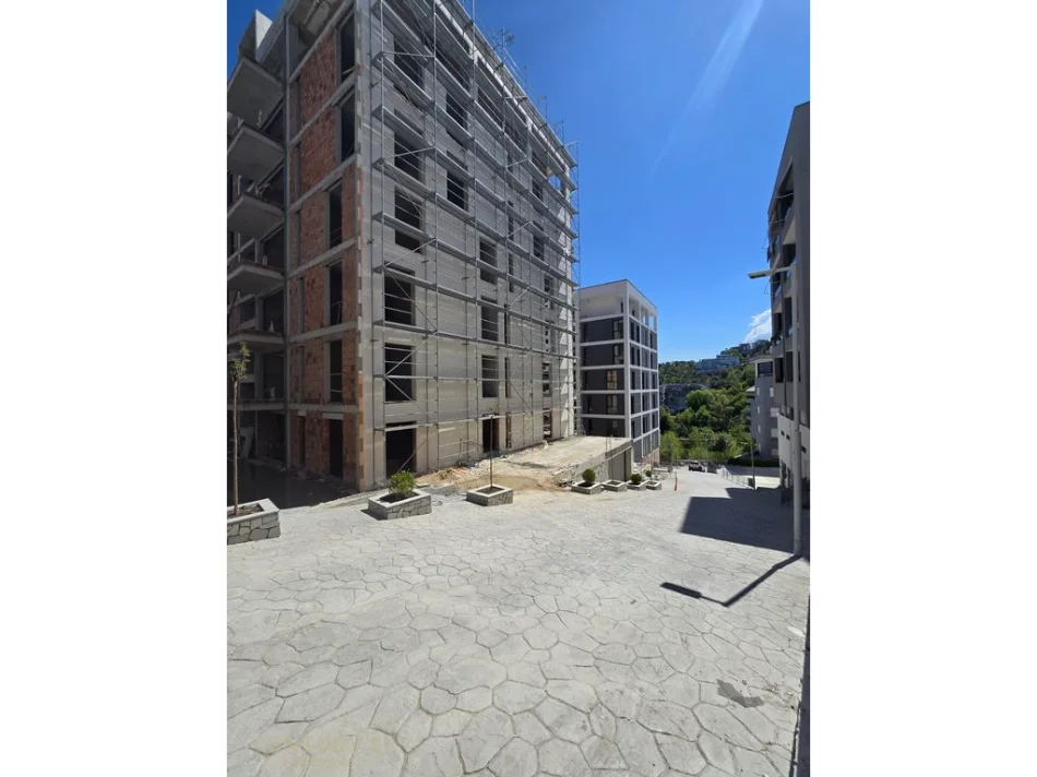 Tirane, shitet apartament 2+1+Ballkon Kati 2, 116 m² 265.000 €