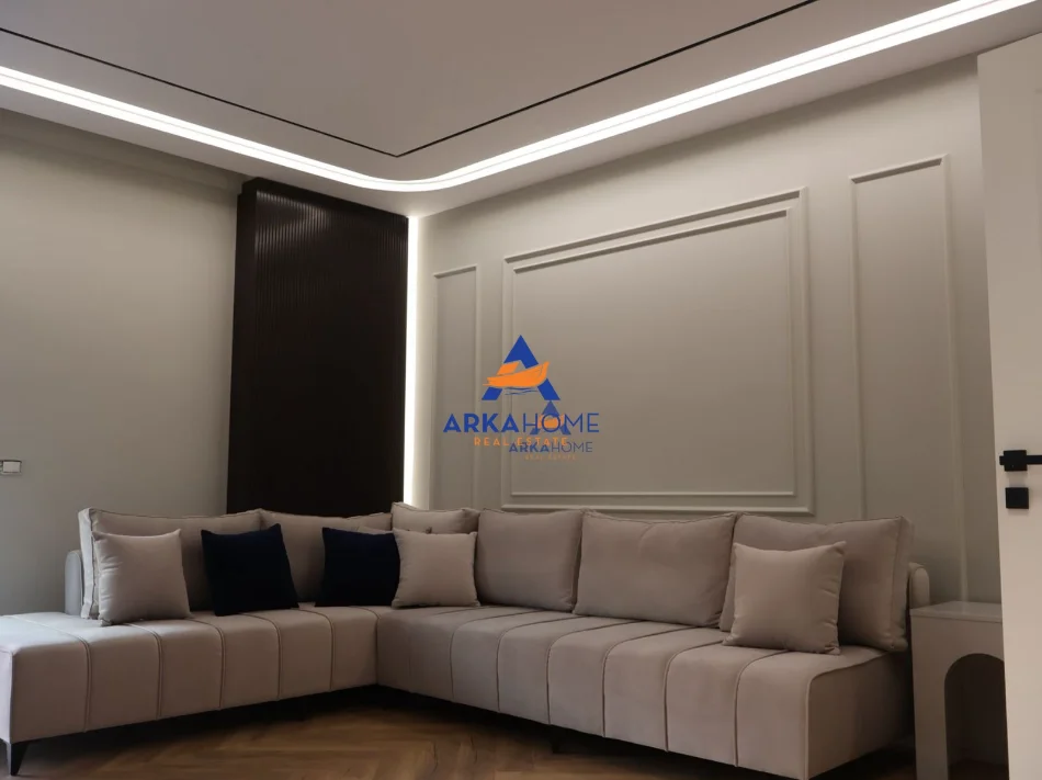 Tirane, shitet apartament 2+1+Ballkon Kati 2, 118 m² 296.250 €