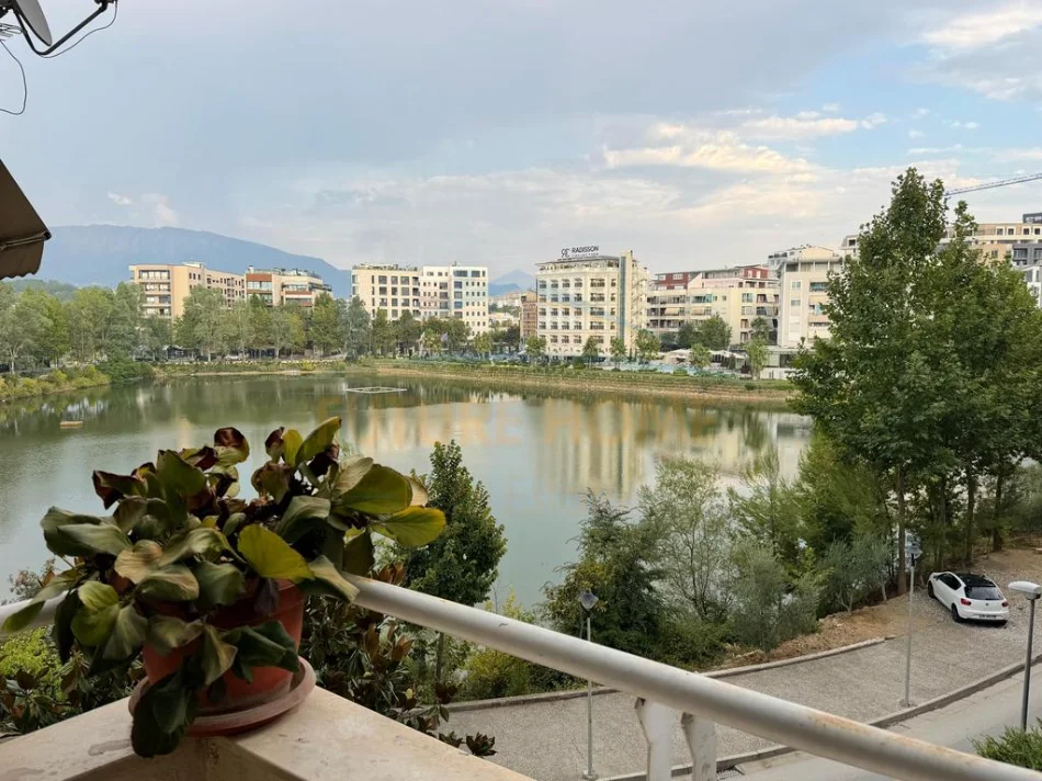 Tirane, shitet apartament 2+1+Ballkon Kati 2, 128 m² 350.000 € (Liqeni i Thatë, Tiranë.)
