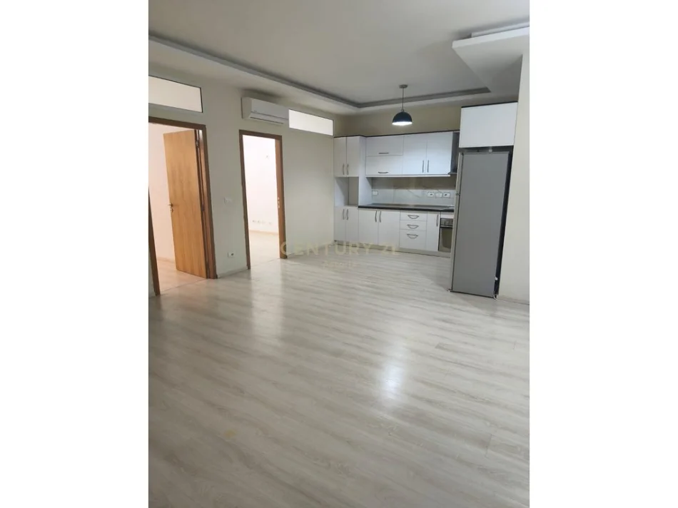 Tirane, shitet apartament 2+1+Ballkon Kati 2, 75 m² 120.000 €