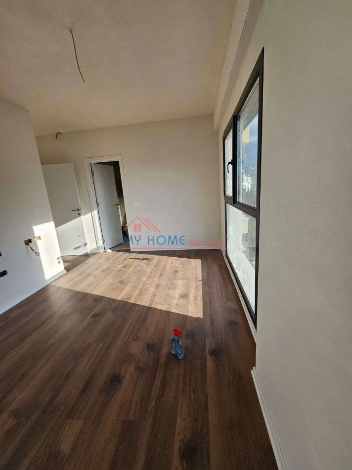 Tirane, shitet apartament 2+1+Ballkon Kati 2, 98 m² 160.000 € (Porcelan)