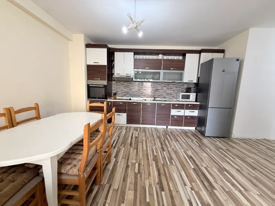 Tirane, shitet apartament 2+1+Ballkon Kati 3, 100 m² 265.000 € (Komuna parisit)