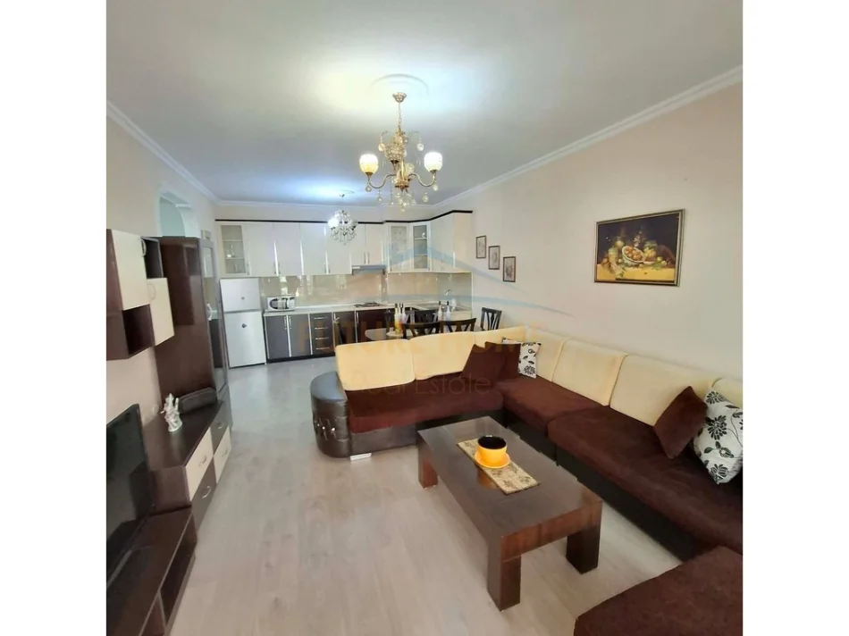 Tirane, shitet apartament 2+1+Ballkon Kati 3, 106 m² 165.000 € (Unaza e Re)