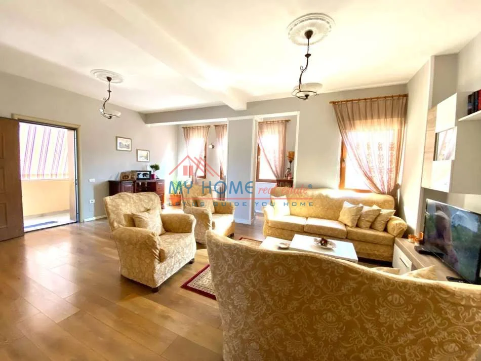 Tirane, shitet apartament 2+1+Ballkon Kati 3, 113 m² 210.000 € (Vasil Shanto)