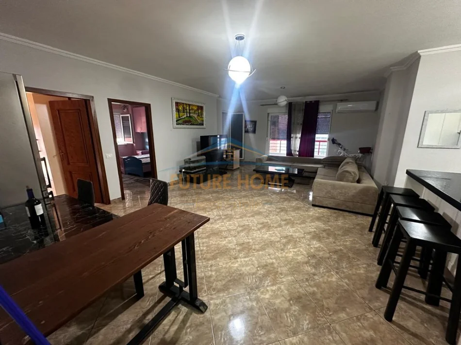 Tirane, shitet apartament 2+1+Ballkon Kati 3, 140 m² 265.000 € (Liqeni i Thate)