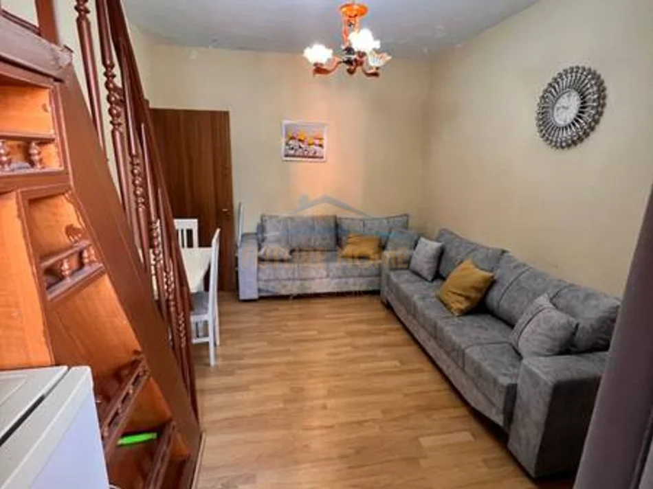 Tirane, shitet apartament 2+1+Ballkon Kati 3, 70 m² 150.000 € (Ambasada Amerikane)