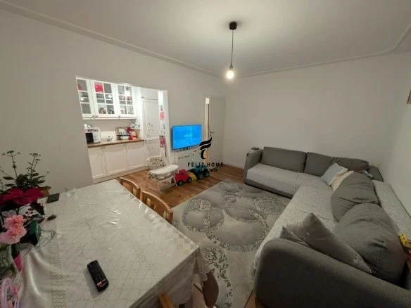 Tirane, shitet apartament 2+1+Ballkon Kati 3, 75 m² 165.000 € (ISH PARKU)