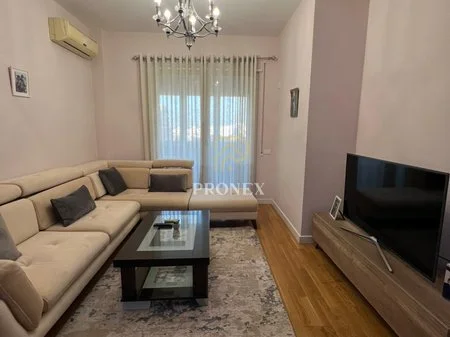 Tirane, shitet apartament 2+1+Ballkon Kati 4, 100 m² 210.000 € (Goldn Park Perballe Spitalt Amerikan)