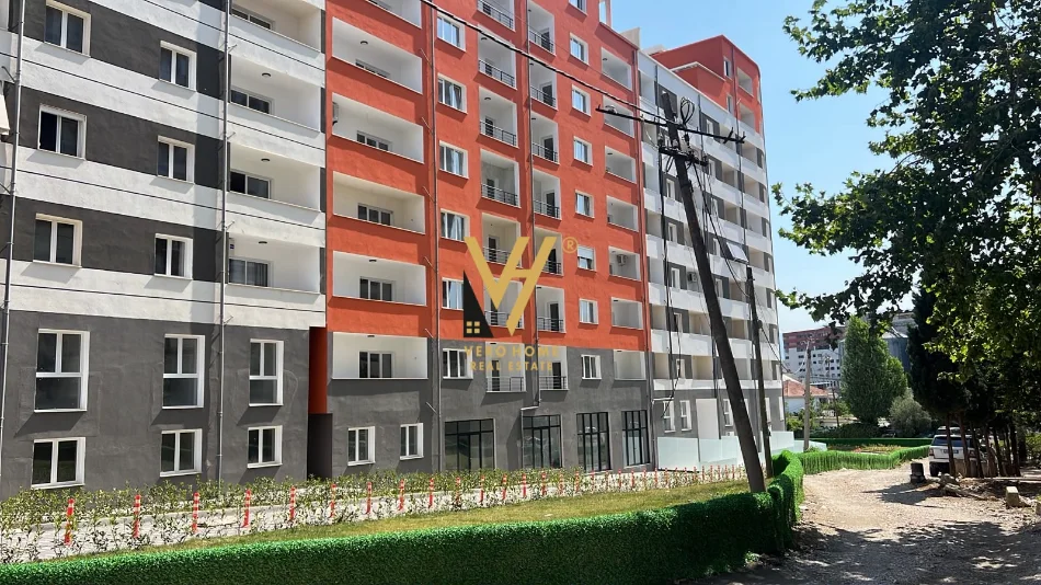Tirane, shitet apartament 2+1+Ballkon Kati 4, 107 m² 177.000 € (YZBERISHT)