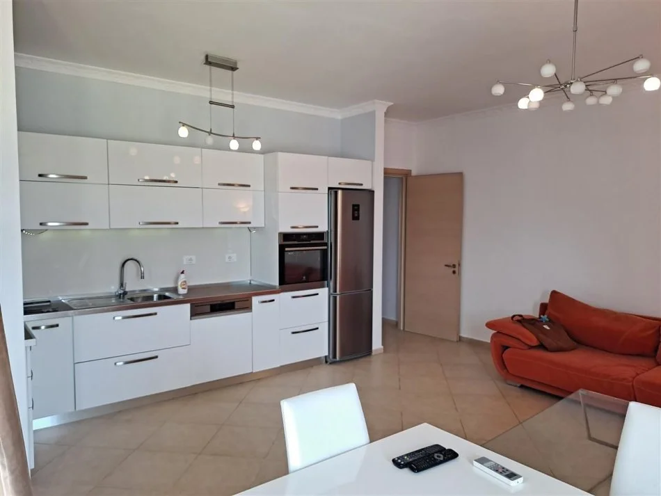 Tirane, shitet apartament 2+1+Ballkon Kati 4, 107 m² 270.000 € (LIQENI I THATE)
