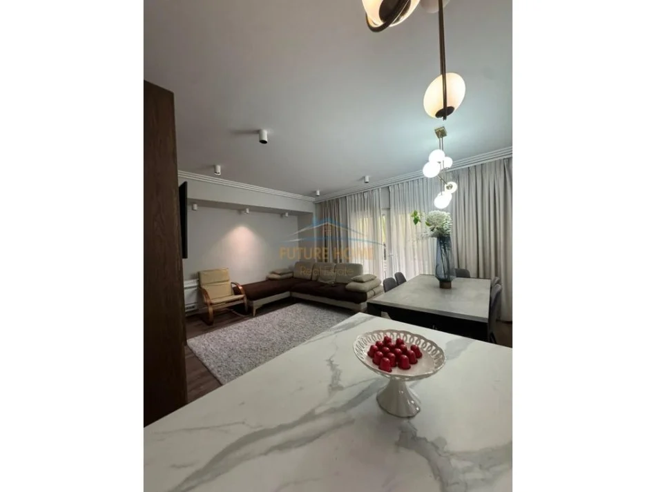 Tirane, shitet apartament 2+1+Ballkon Kati 4, 109 m² 240.000 € (21 DHJETORI)