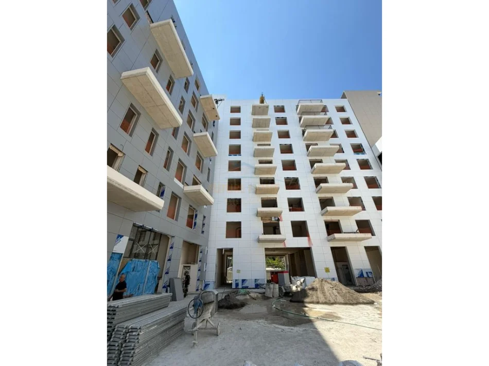 Tirane, shitet apartament 2+1+Ballkon Kati 4, 120 m² 250.000 €
