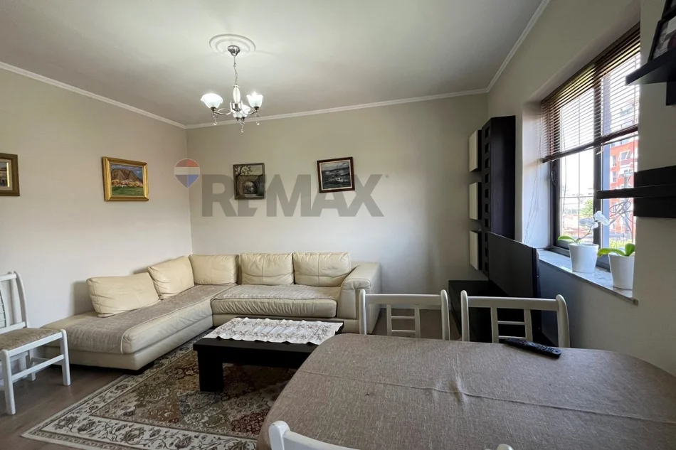 Tirane, shitet apartament 2+1+Ballkon Kati 4, 88 m² 208.000 € (Rruga Fortuzi)