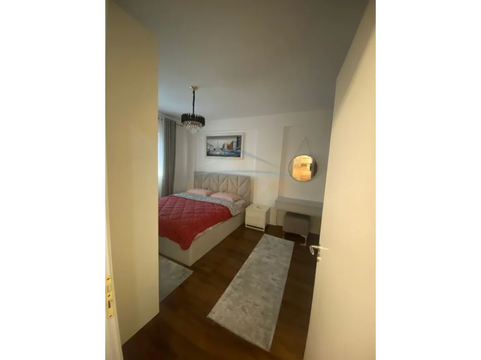 Tirane, shitet apartament 2+1+Ballkon Kati 4, 93 m² 186.000 € (Liqeni i Thate)