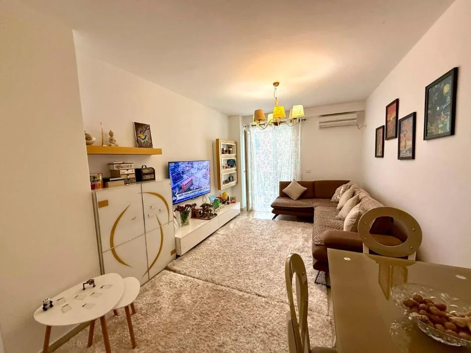 Tirane, shitet apartament 2+1+Ballkon Kati 4, 95 m² 212.000 € (QYTET STUDENTI KOMPLEKSI ANA)