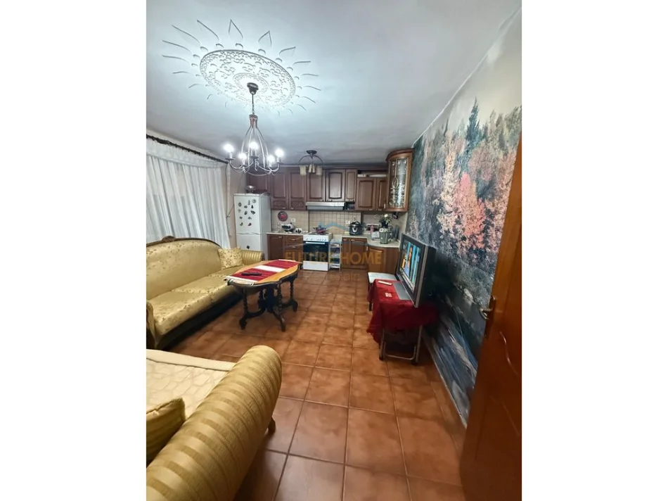 Tirane, shitet apartament 2+1+Ballkon Kati 4, 96 m² 182.000 € (Brryli)