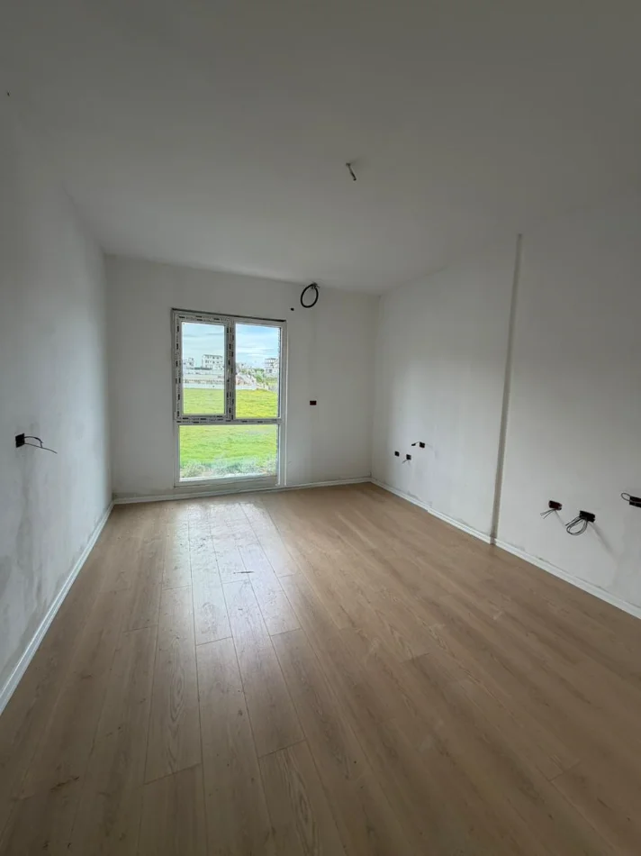 Tirane, shitet apartament 2+1+Ballkon Kati 5, 101 m² 132.000 € (Ringside Residence, Paskuqan)
