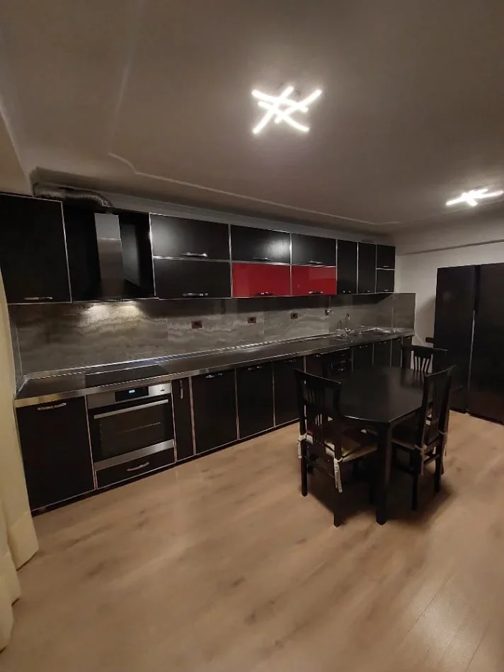 Tirane, shitet apartament 2+1+Ballkon Kati 5, 101 m² 290.000 € (RRUGA MYSLYM SHYRI)