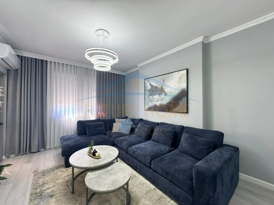 Tirane, shitet apartament 2+1+Ballkon Kati 5, 106 m² 161.000 € (Yzberisht)