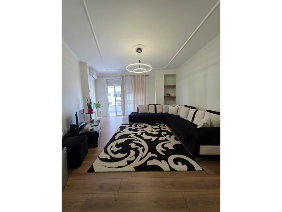 Tirane, shitet apartament 2+1+Ballkon Kati 5, 117 m² 170.000 € (Unaza e re)