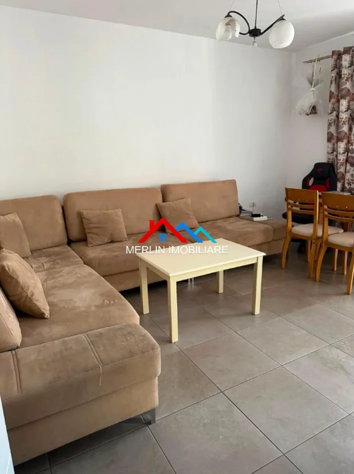 Tirane, shitet apartament 2+1+Ballkon Kati 5, 70 m² 17,000,000 LEKE (RRUGA FORTUZI)