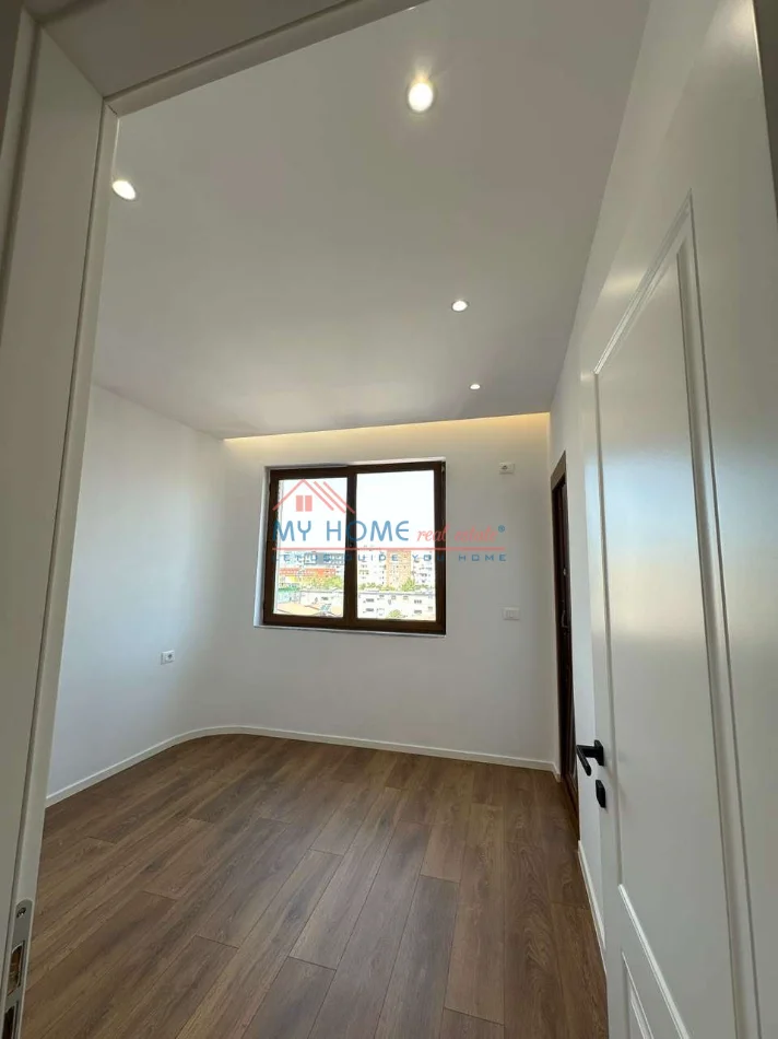 Tirane, shitet apartament 2+1+Ballkon Kati 5, 86 m² 198.000 € (Rruga Fadil Bodinaku)