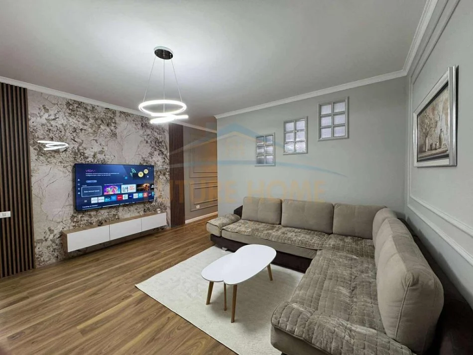 Tirane, shitet apartament 2+1+Ballkon Kati 5, 90 m² 143.000 € (Misto Mame)