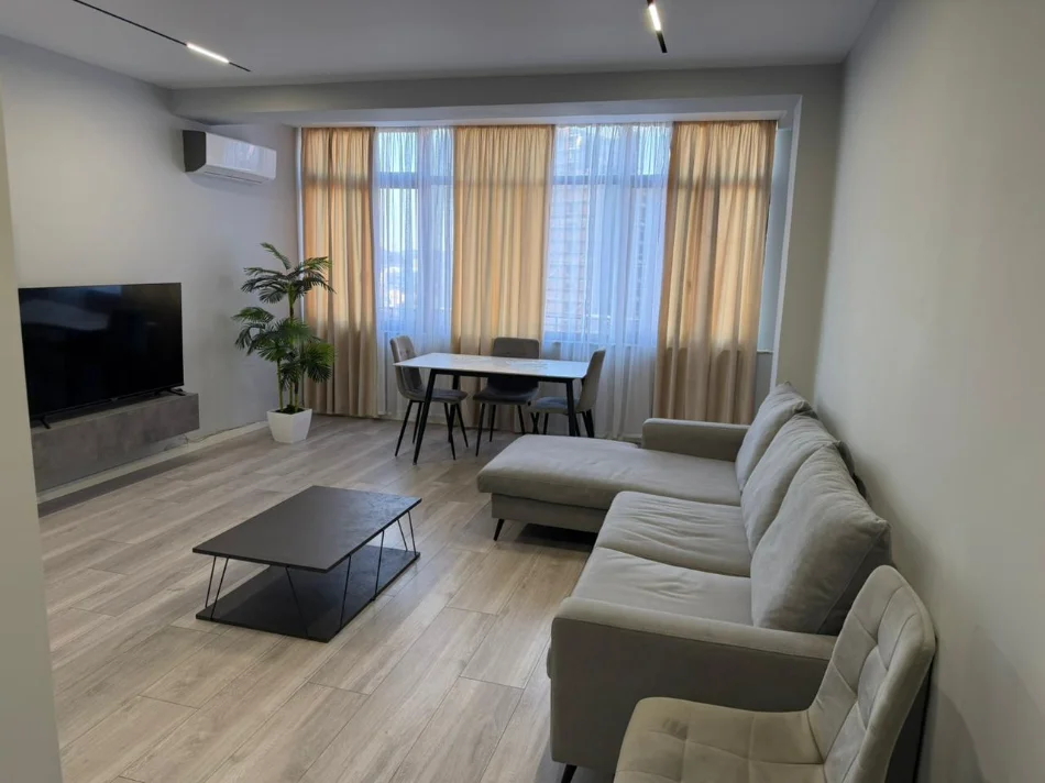Tirane, shitet apartament 2+1+Ballkon Kati 5, 90 m² 268.000 € (Fillimi i Rrugës Frosina Plaku)