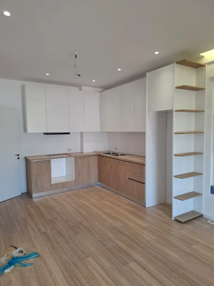 Tirane, shitet apartament 2+1+Ballkon Kati 5, 96 m² 137.637 € (PASKUQAN)