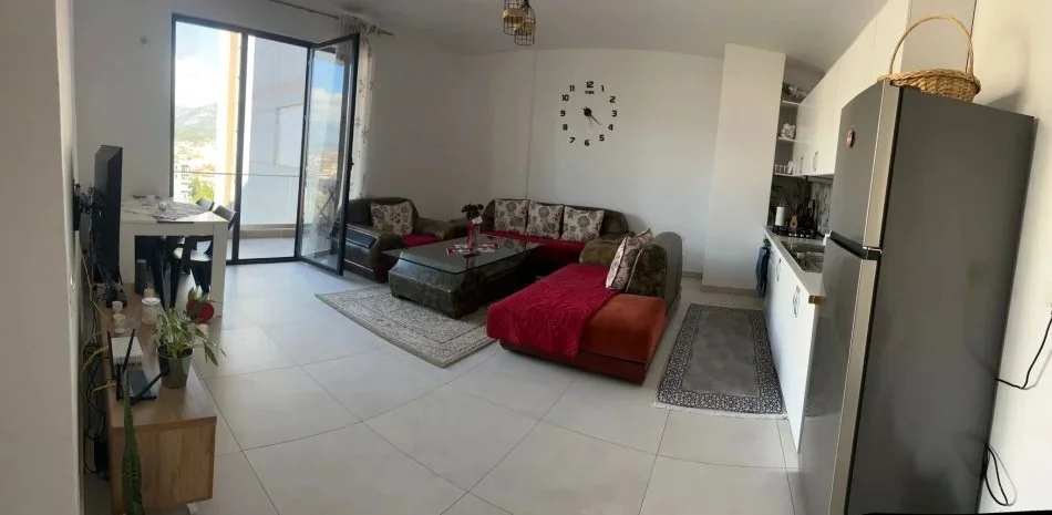 Tirane, shitet apartament 2+1+Ballkon Kati 6, 121.000 m² 121.000 € (Ruga Bulevardi Blu, Kamez)