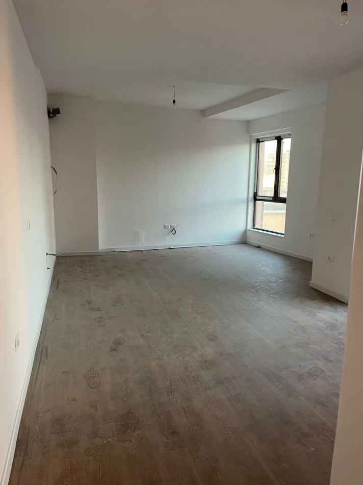 Tirane, shitet apartament 2+1+Ballkon Kati 6, 92 m² 270.000 €