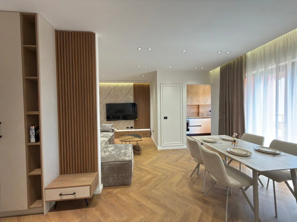 Tirane, shitet apartament 2+1+Ballkon Kati 7, 101 m² 252.000 € (Pallati me Shigjeta)