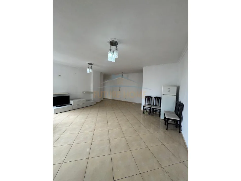 Tirane, shitet apartament 2+1+Ballkon Kati 7, 111 m² 160.000 € (Unaza e Re)