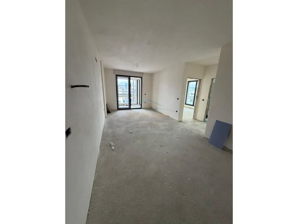 Tirane, shitet apartament 2+1+Ballkon Kati 8, 101 m² 271.890 € (KOMUNA E PARISIT)