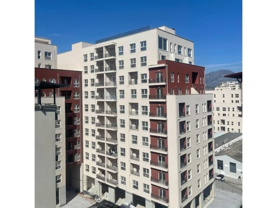 Tirane, shitet apartament 2+1+Ballkon Kati 8, 131 m² 229.000 €