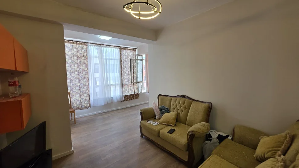 Tirane, shitet apartament 2+1+Ballkon Kati 8, 74 m² 125.000 € (Astir)