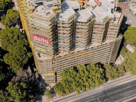 Tirane, shitet apartament 2+1+Ballkon Kati 8, 88 m² 155.000 € (Rruga Dritan Hoxha)