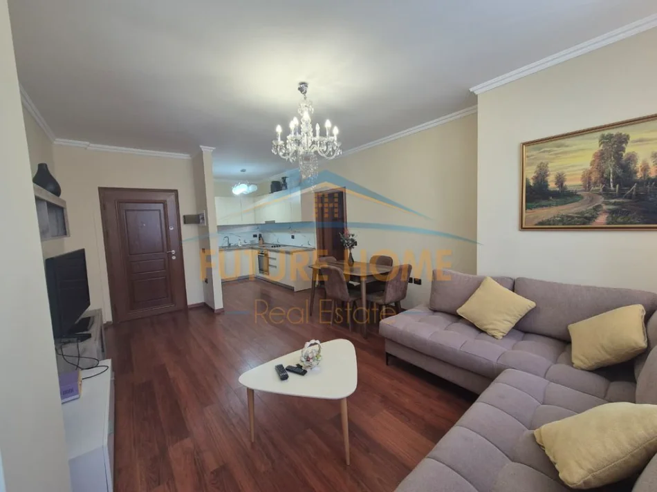 Tirane, shitet apartament 2+1+Ballkon Kati 8, 95 m² 230.000 € (Ministria Jashtme)