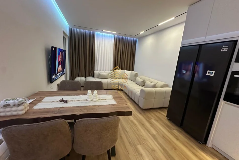 Tirane, shitet apartament 2+1+Ballkon Kati 8, 96 m² 145.000 € (Kompleksi Univers City)