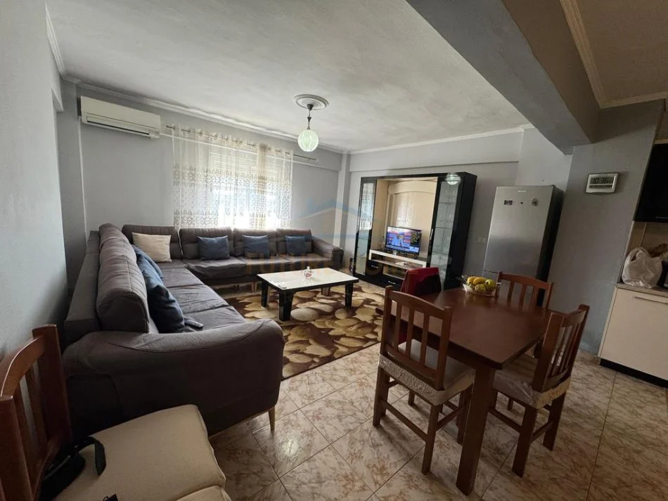 Tirane, shitet apartament 2+1+Ballkon Kati 9, 119 m² 165.000 € (Rruga Dritan Hocxha)
