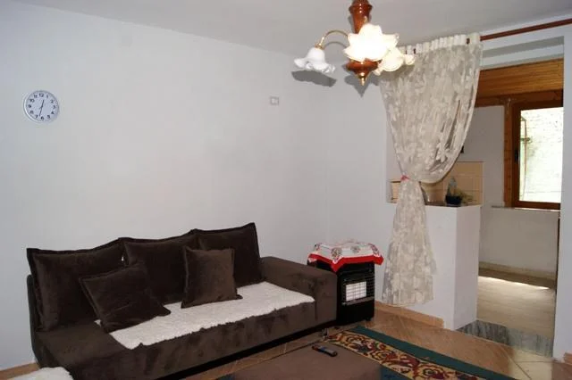 Tirane, shitet apartament 2+1 Kati 0, 65 m² 130.000 € (QENDER)