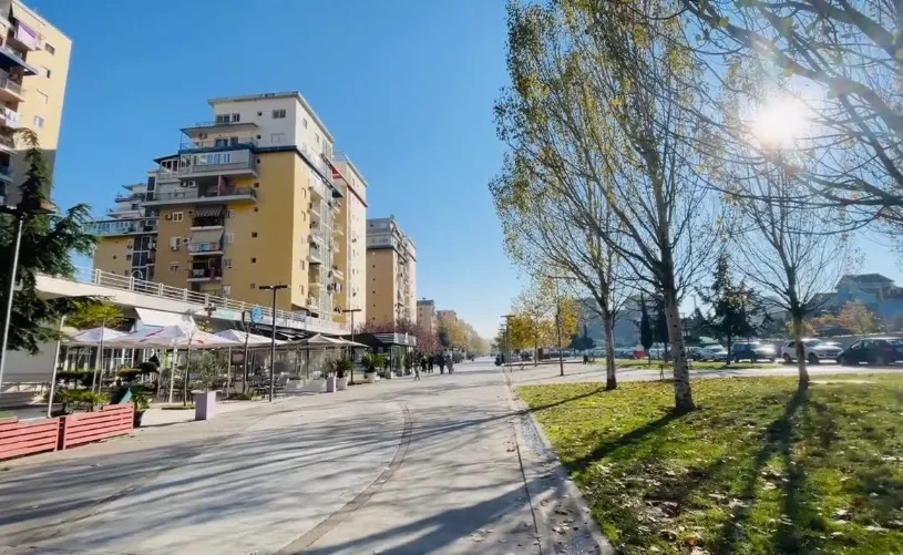 Tirane, shitet apartament 2+1 Kati 10, 113 m² 169.200 € (fusha aviacionit)