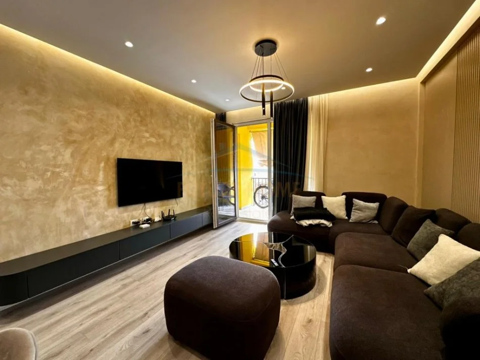 Tirane, shitet apartament 2+1 Kati 10, 117 m² 240.000 € (Grand Gallery, Yzberisht)