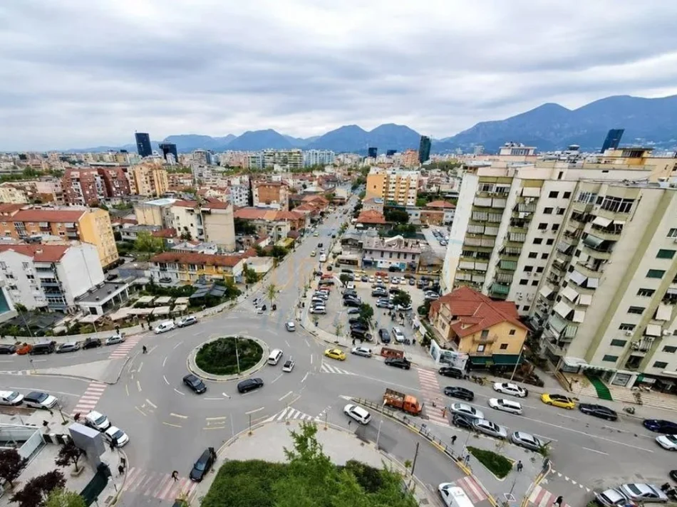 Tirane, shitet apartament 2+1,  Kati 10, 95 m² (Komuna e Parisit)  23,000,000 Lekë