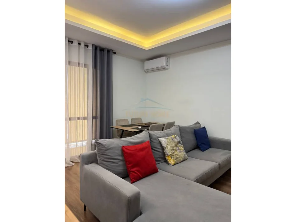 Tirane, shitet apartament 2+1,  Kati 1, 100 m² 270.000 € (Rruga e Dibrës) Prane Viles Gold