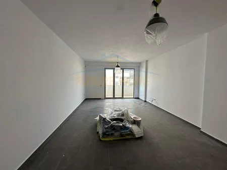 Tirane, shitet apartament 2+1 Kati 1, 105 m² 170.000 € (KINOSTUDIO)