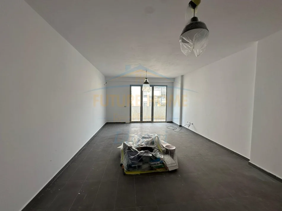 Tirane, shitet apartament 2+1 Kati 1, 105 m² 170.000 € (Kinostudio)