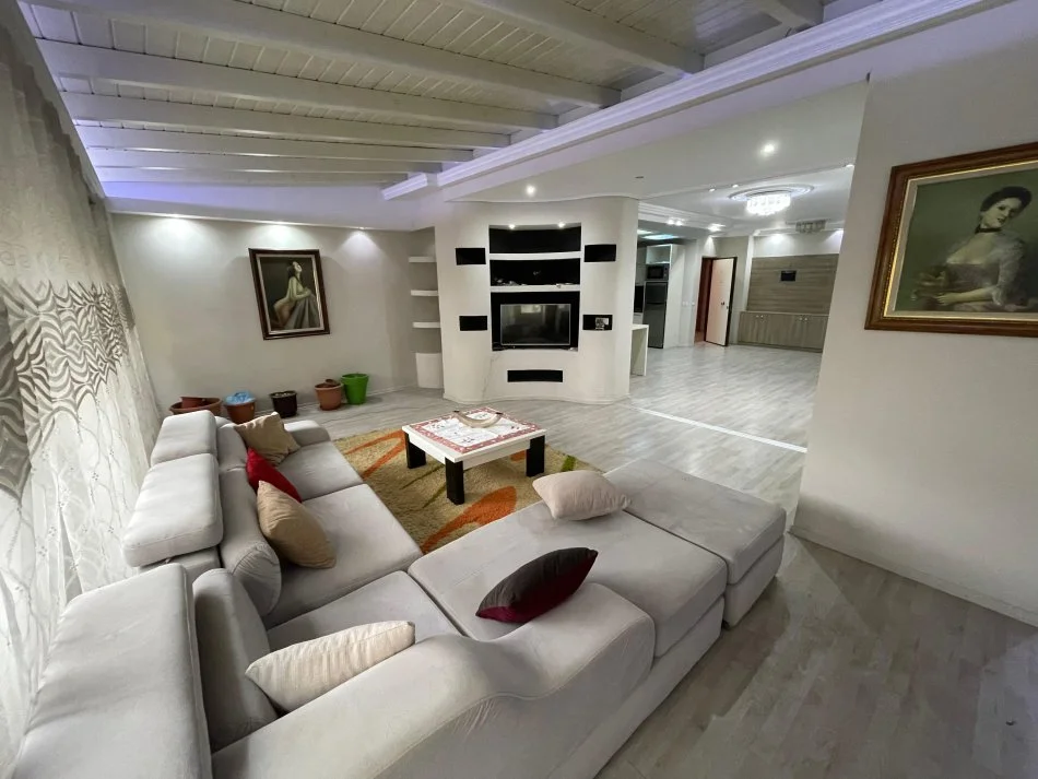 Tirane, shitet apartament 2+1 Kati 1, 105 m² 247.000 €